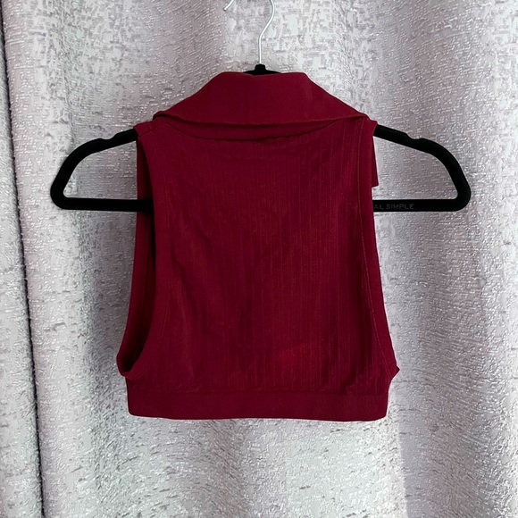 BURGUNDY V-NECK COLLARED SUPER CROPPED TOP ❤️ - - Picture 2 of 3